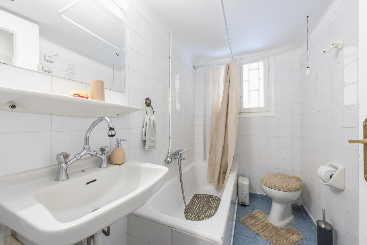 Private Rooms Athens - Shared Bathroom Zewnętrze zdjęcie
